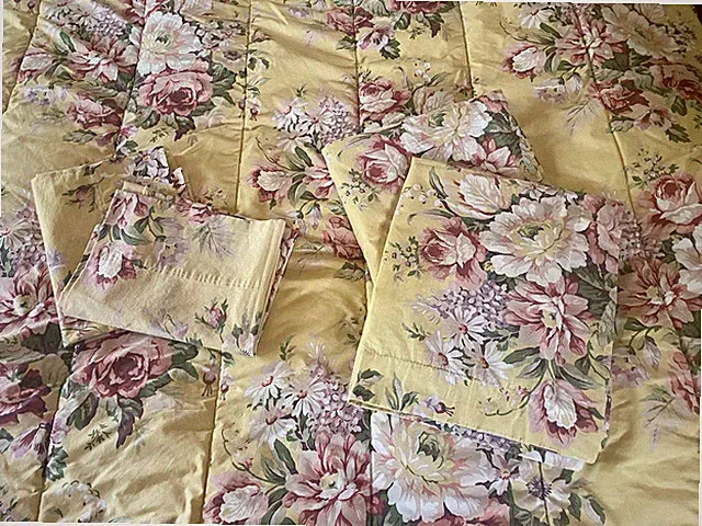 Ralph Lauren Sophie Brooke Comforter +2 Shams 2 Pillowcases Set/5 Queen