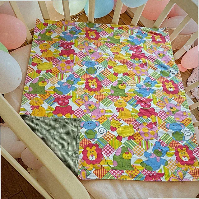 Vint 1970 Triple Shield Nursery Patchwork Quilt Animals Crib Baby Bed Bedspread