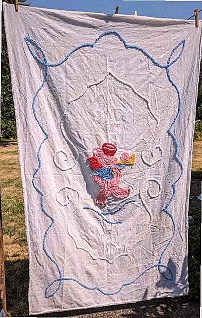 Vintage Chenille Baby Toddler Crib Bed Blanket Bedspread 40"x66" Bear Trumpet